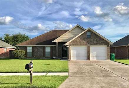 127 River Pointe Dr La Place, LA 70068