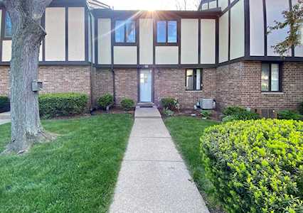 6215 Cobblers Dr East Lansing, MI 48823
