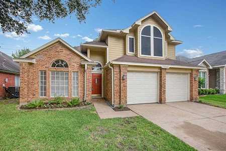 15946 Oak Mountain Dr Houston, TX 77095