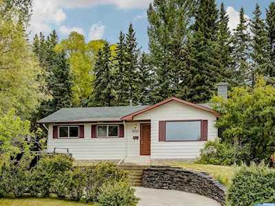 5112 Dalham Crescent NW Calgary, AB T3A 1L7