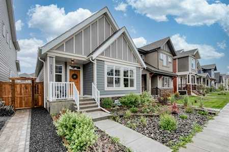 237 Mahogany Parade SE Calgary, AB T3M 2J9