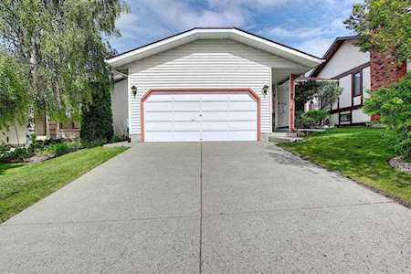 79 Edendale Crescent NW Calgary, AB T3A 3W8
