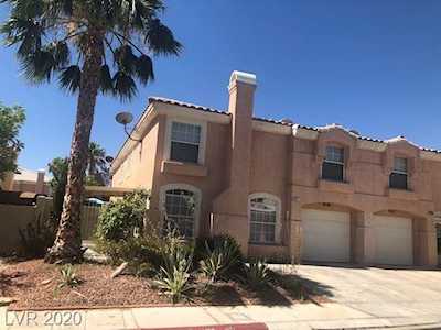8457 Wandering Sun Ave Las Vegas, NV 89129