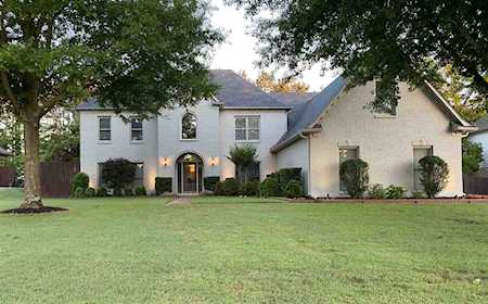 1519 Barton Creek Dr Collierville, TN 38017