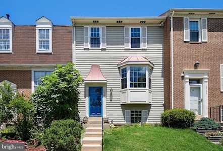 2708 Sherwood Hall Ln Alexandria, VA 22306