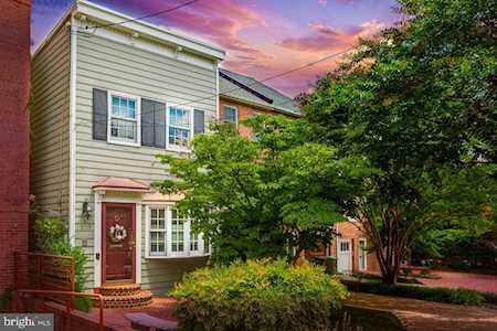 109 Franklin St Alexandria, VA 22314