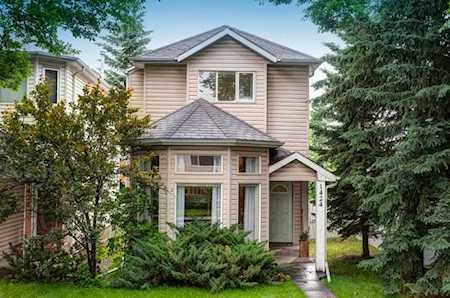 1424 43 St SW Calgary, AB T3C 2A2