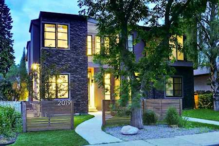 2019 49 Ave SW Calgary, AB T2T 2V5