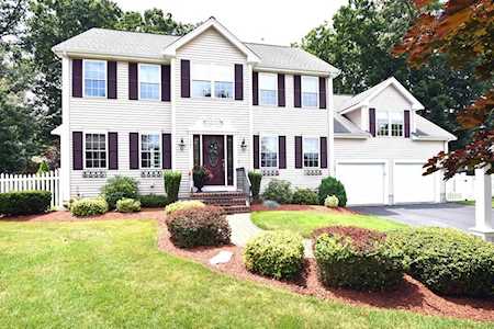 1061 Lincolnshire Drive North Attleboro, MA 02760