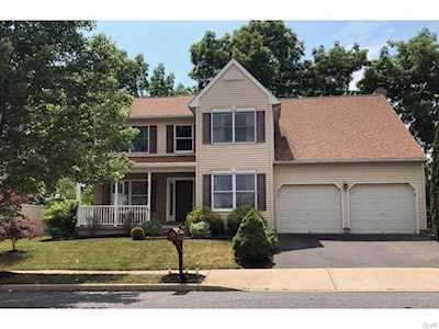 46 Country Side Ct Easton, PA 18045