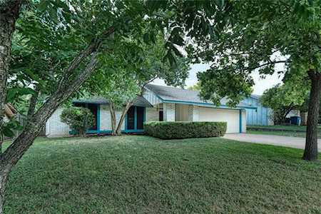 9404 Hunters Trce East Dr Austin, TX 78758