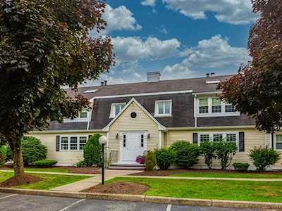 453 Turnpike St #16 Easton, MA 02375