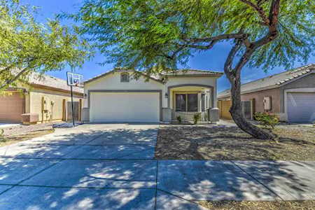 7429 W Elwood Street Phoenix, AZ 85043