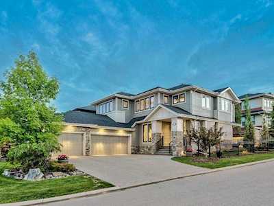 22 Crestridge Mews SW Calgary, AB T3B 0M1