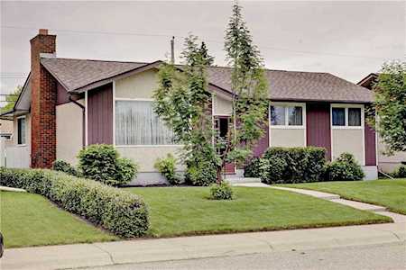 532 Mariposa Dr NE Calgary, AB T2E 5V8