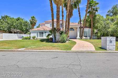 2304 Wimbledon Dr Las Vegas, NV 89107