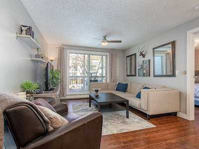 545 18 Ave SW #17 Calgary, AB T2S 0C6