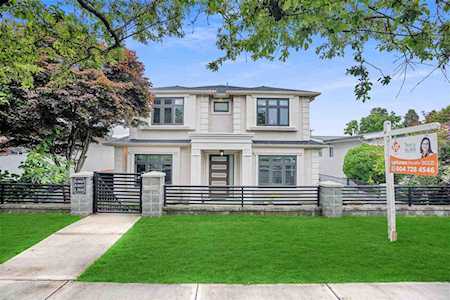 3015 E 14th Avenue Vancouver, BC V5M 2J1