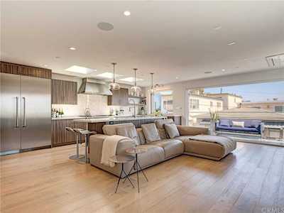 319 34th Place Manhattan Beach, CA 90266
