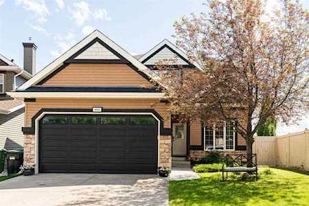 10048 Royal Oak Way NW Calgary, AB T3G 4X8