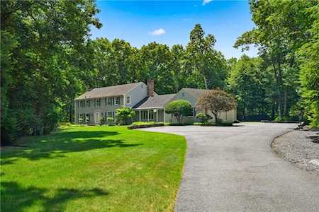 397 Reservoir Rd Cumberland, RI 02864