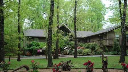 2120 Lakeshore Dr Monteagle, TN 37356