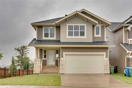 5 Sherwood Rd NW Calgary, AB T3R 0N7