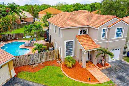 2542 W Saratoga Dr Cooper City, FL 33026