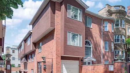 716 W Junior Terrace #C Chicago, IL 60613