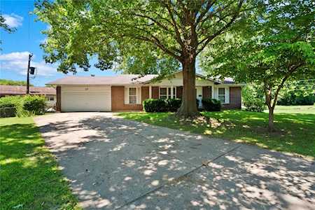 17 Gray Brooke Ln Florissant, MO 63031