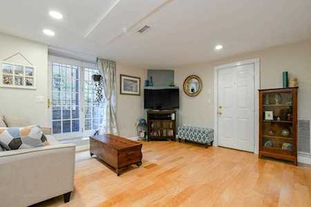 97 Sewall Av #5 Brookline, MA 02446