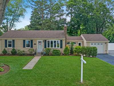60 Cleveland St Seekonk, MA 02771