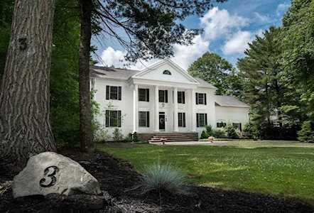 3 Longwood Ln Walpole, MA 02081