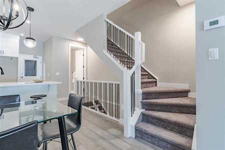 1931 19 Ave NW #5 Calgary, AB T2M 1B7