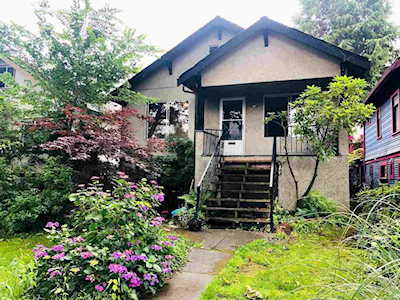 2073 E 7th Avenue Vancouver, BC V5N 1S5