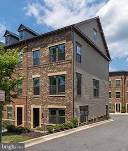5711 11th St N Arlington, VA 22205