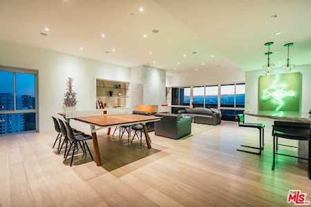 10445 Wilshire Boulevard #2005 Los Angeles, CA 90024