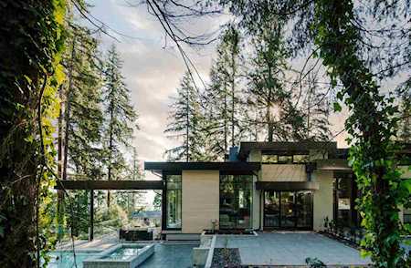 425 Westholme Road West Vancouver, BC V7V 2M9