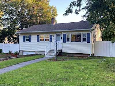 2 Richard Ave Methuen, MA 01844