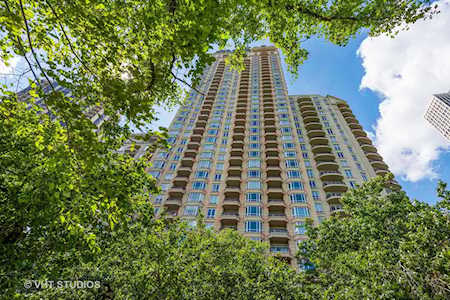 2550 N Lakeview Ave #S3001 Chicago, IL 60614