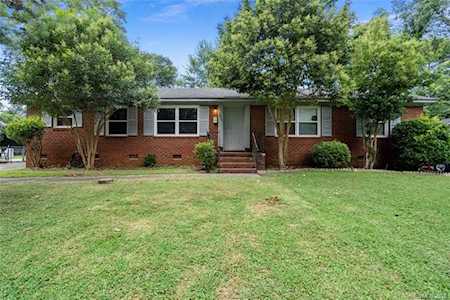 3009/3011 Amity Garden Ct Charlotte, NC 28205