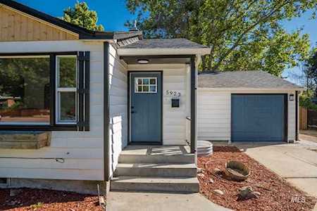 5923 W Robertson Dr Boise, ID 83709