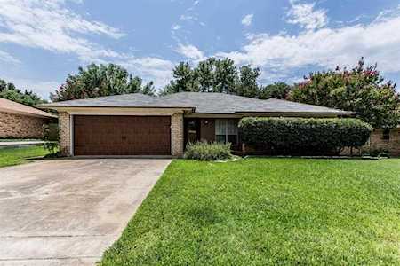 8512 Rockdale Drive North Richland Hills, TX 76182