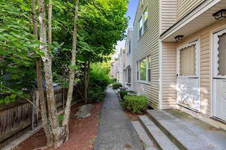 126 Willard St #I Lowell, MA 01850