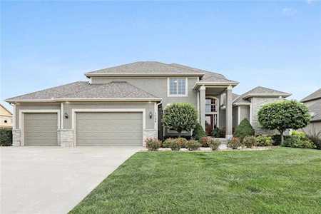 1720 SW Napa Valley Dr Lees Summit, MO 64082