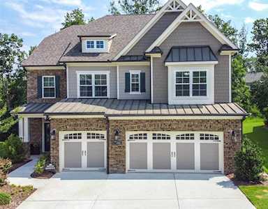 7146 Lake Edge Dr Flowery Branch, GA 30542
