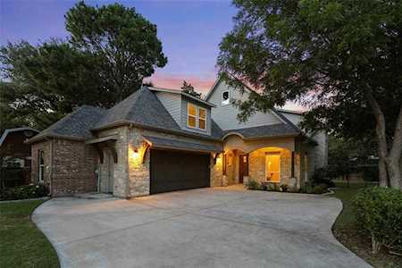 613 Dunn Street Grapevine, TX 76051