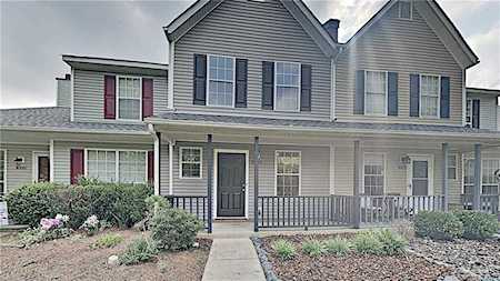 8203 Golf Ridge Dr Charlotte, NC 28277