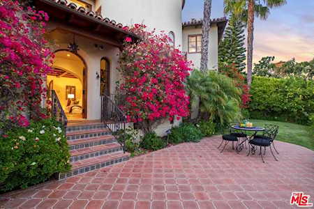 889 Toulon Drive Pacific Palisades, CA 90272