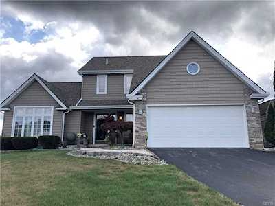 4 Windelin Dr Henrietta, NY 14467